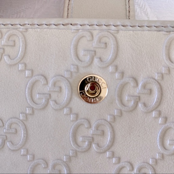 GUCCI Guccissima Bow Signature Wallet - Picture 8 of 14